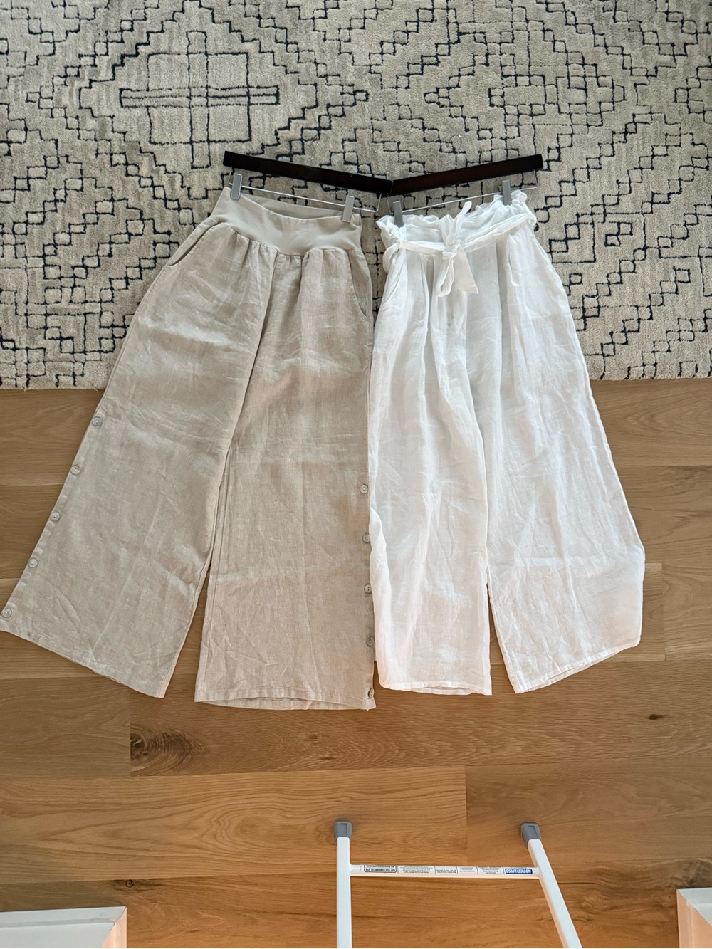 Linen pants sz small Lot nude white